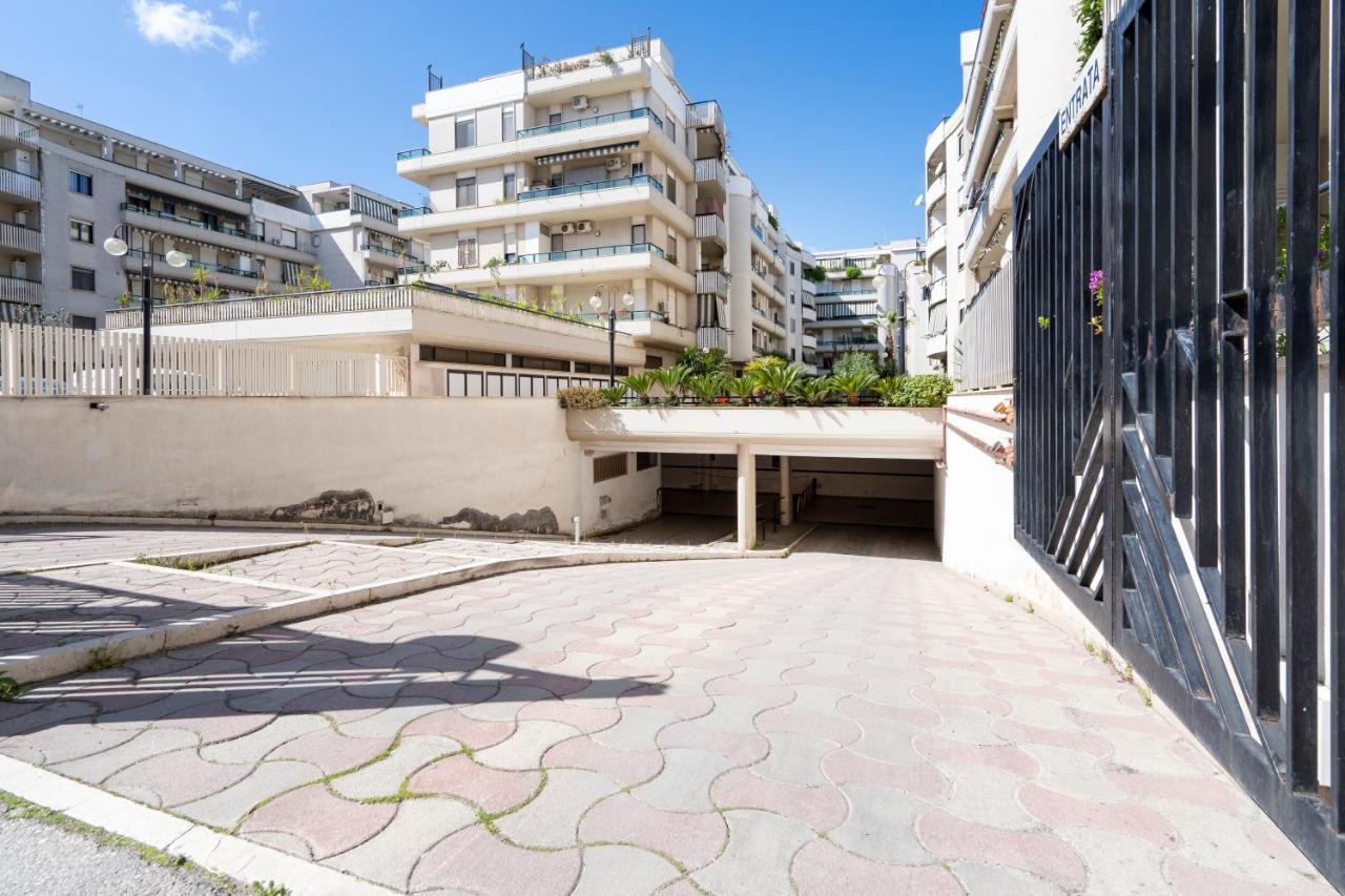 Grazia Attic Apartment With Terrace Trani Exteriör bild