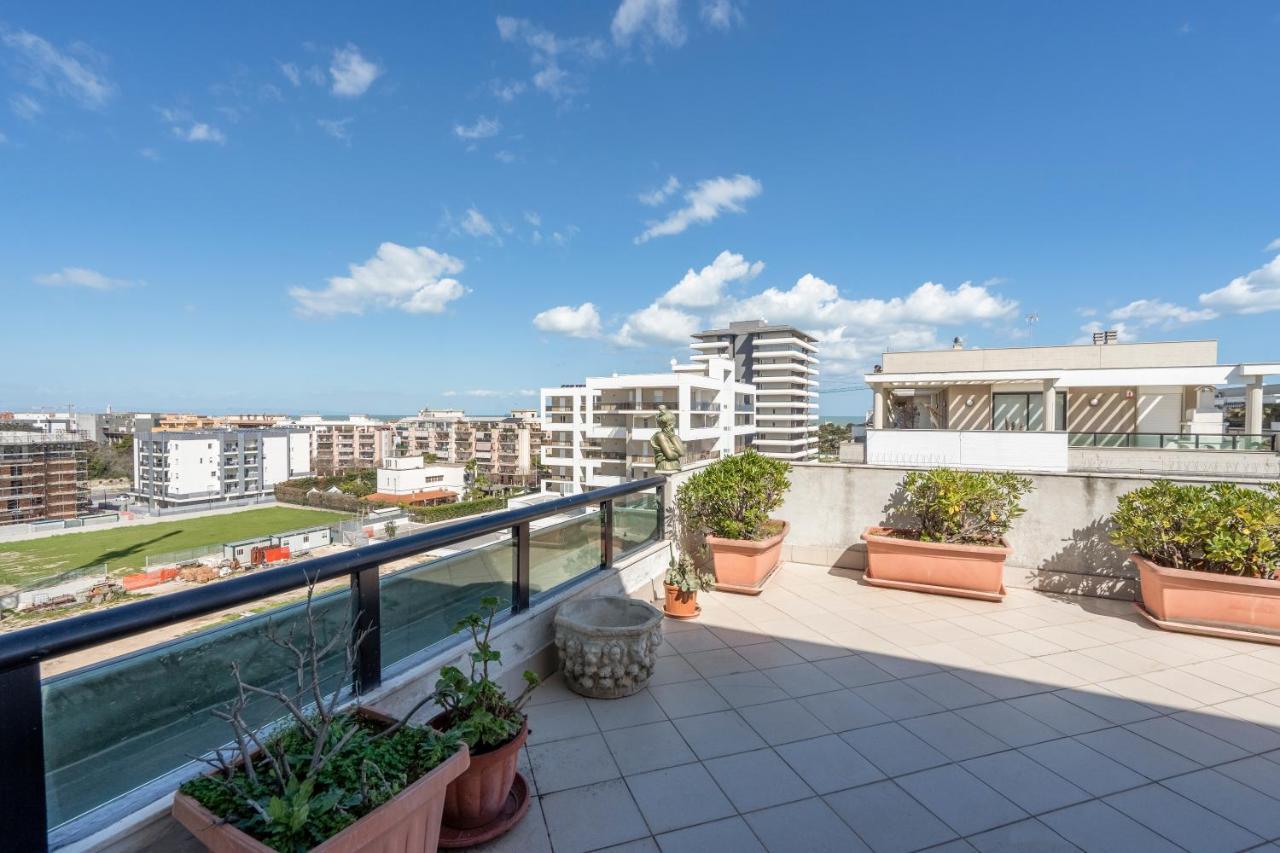Grazia Attic Apartment With Terrace Trani Exteriör bild