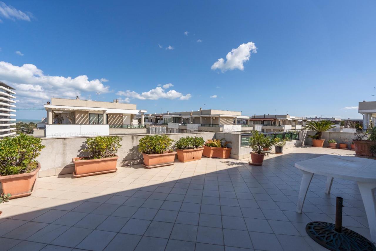 Grazia Attic Apartment With Terrace Trani Exteriör bild